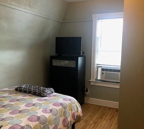 4th image of 6661 W Albion Ave