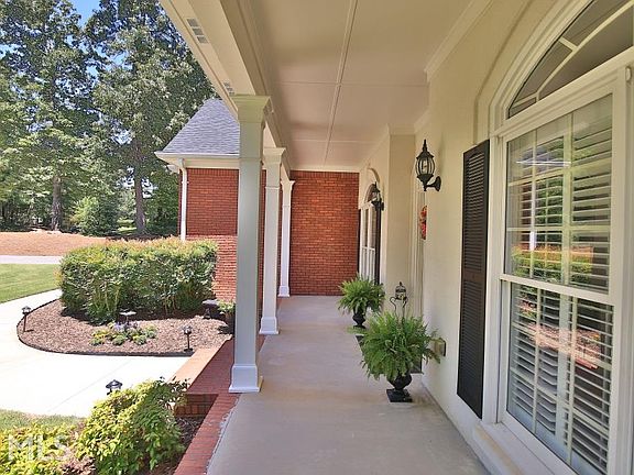 3rd image of 3660 Millers Pond Way