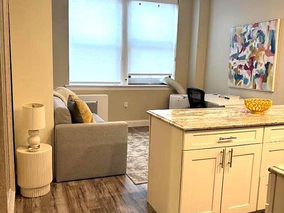 2nd image of 1324 Locust St APT 1011