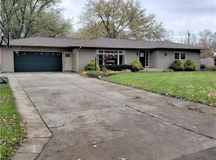 12 Middlesex Dr, Fredonia, NY 14063