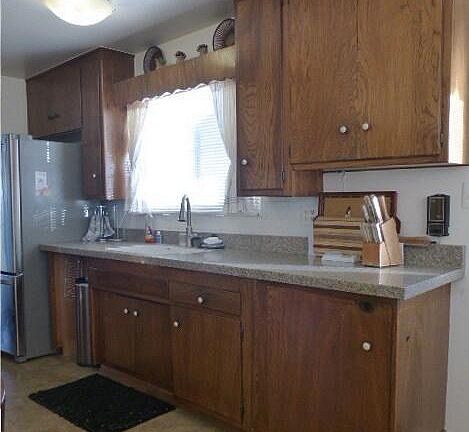 4th image of 184 Redwood Ave