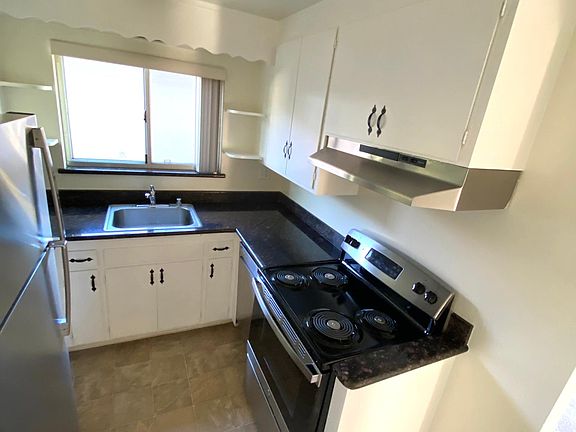 3rd image of 1224 Floribunda Ave #C