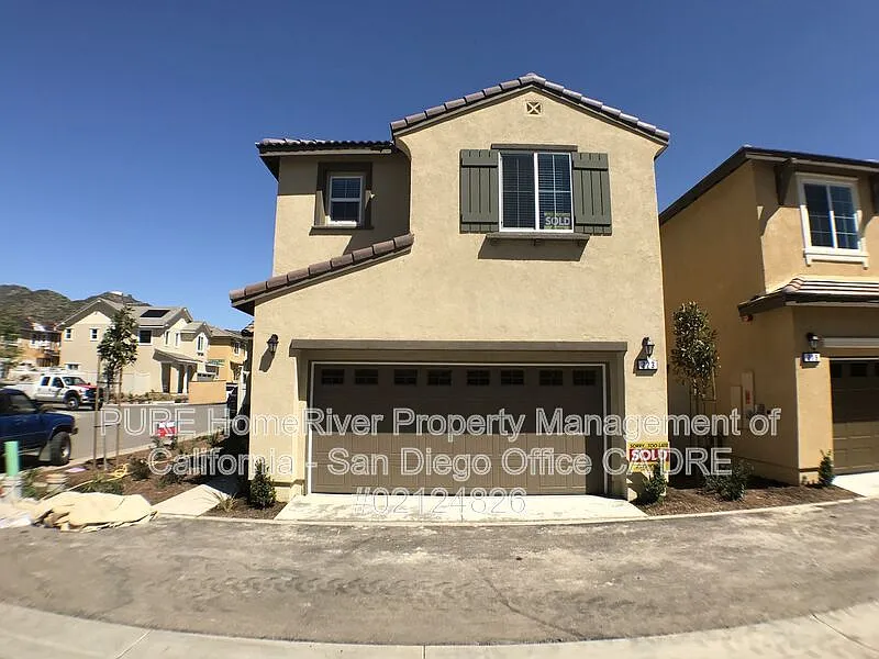 3 bed, 2.5 bath, 1753 sqft, $3,495 — Photo 1