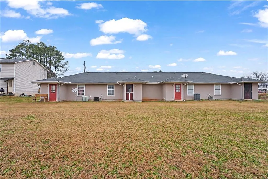 Photo 2 of 10 - 124 Evergreen Trl #A - Cartersville, GA Building Photo - 124 Evergreen Trl #A