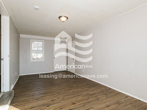 490455_003_wm_-_living_room_13576947.jpg