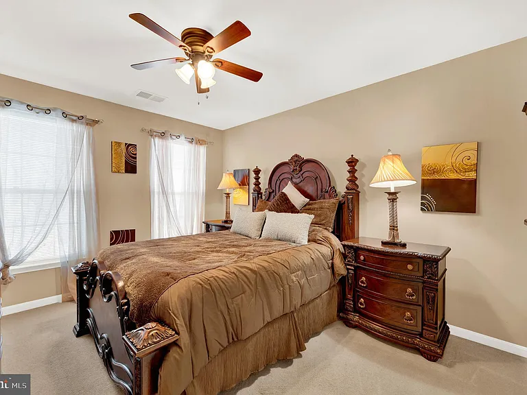 533 Rubens Cir — Photo 43
