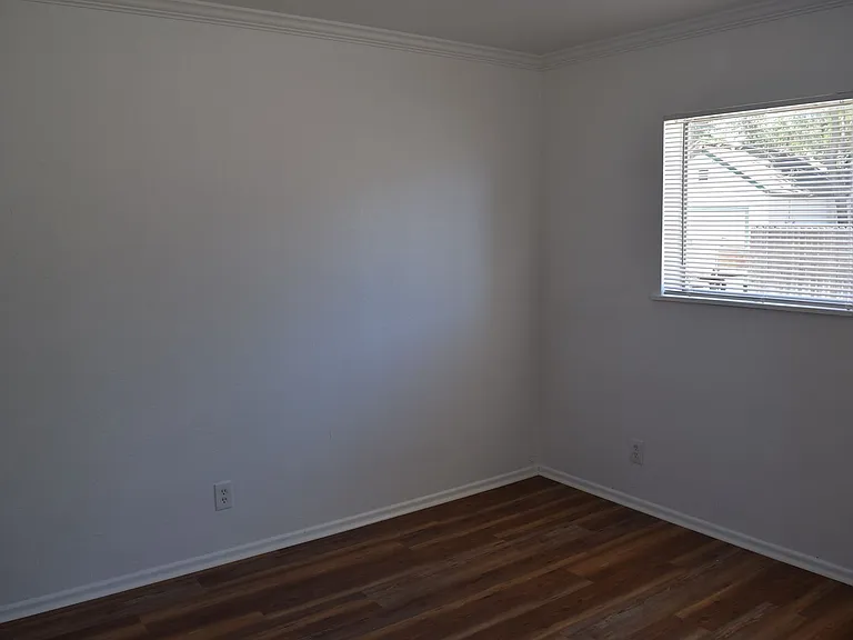 512 Clover St #A — Photo 8
