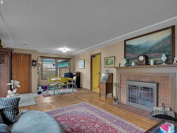 5th image of 10081 SE 37th Ave