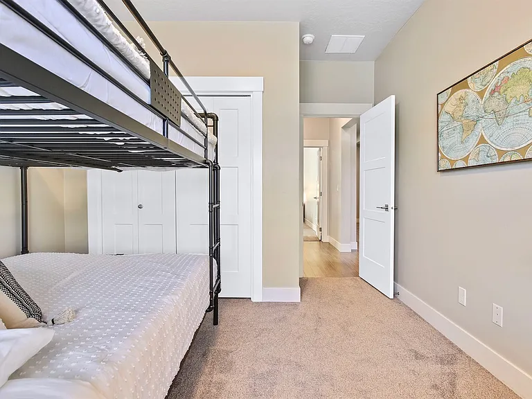 2023 E Oakcrest Dr — Photo 40