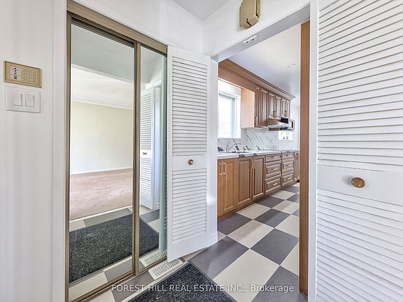 4th image of 63 Hopperton Dr
