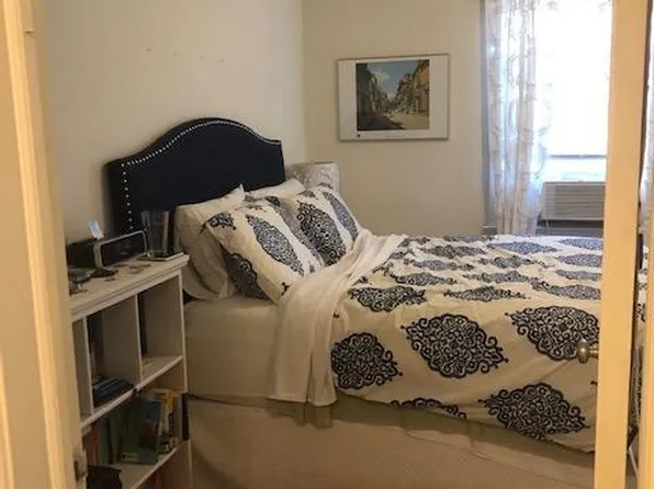 1048 N Danville St APT B, Arlington, VA 22201