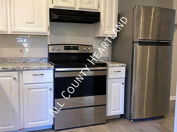 5th image of 325 W 2nd St