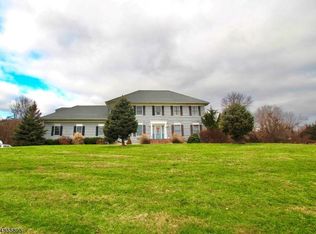 58 Woodschurch Rd, Flemington, NJ 08822