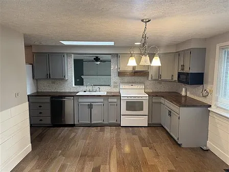 3 bed, 1800 sqft, $1,495 — Photo 3