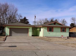 1405 Skyline Dr, Junction City, KS 66441