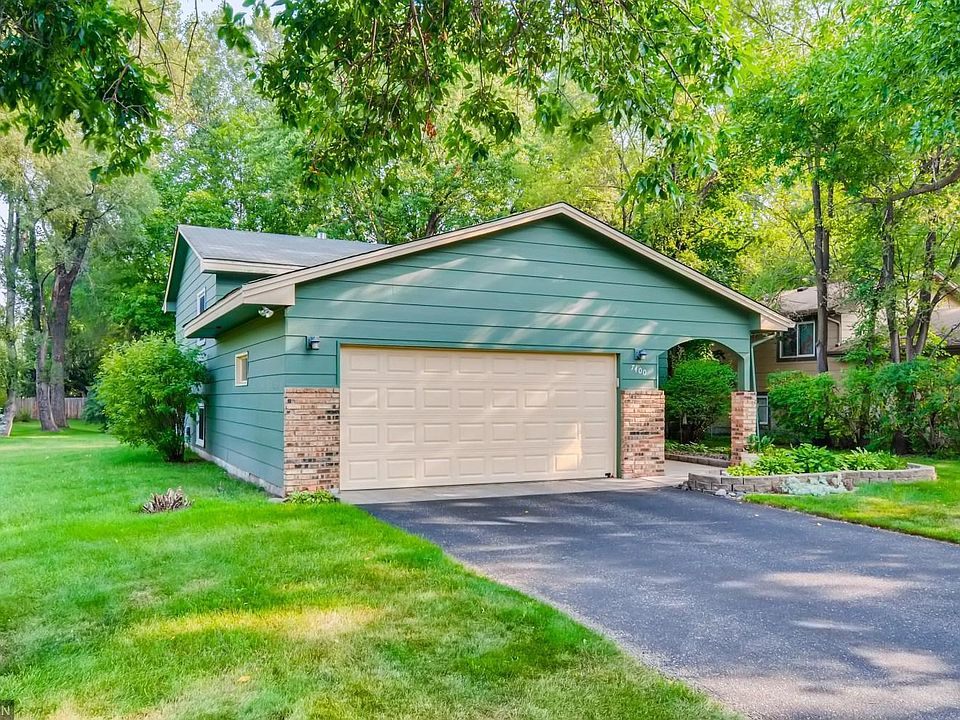 1st image of 7400 Meadowwood Dr