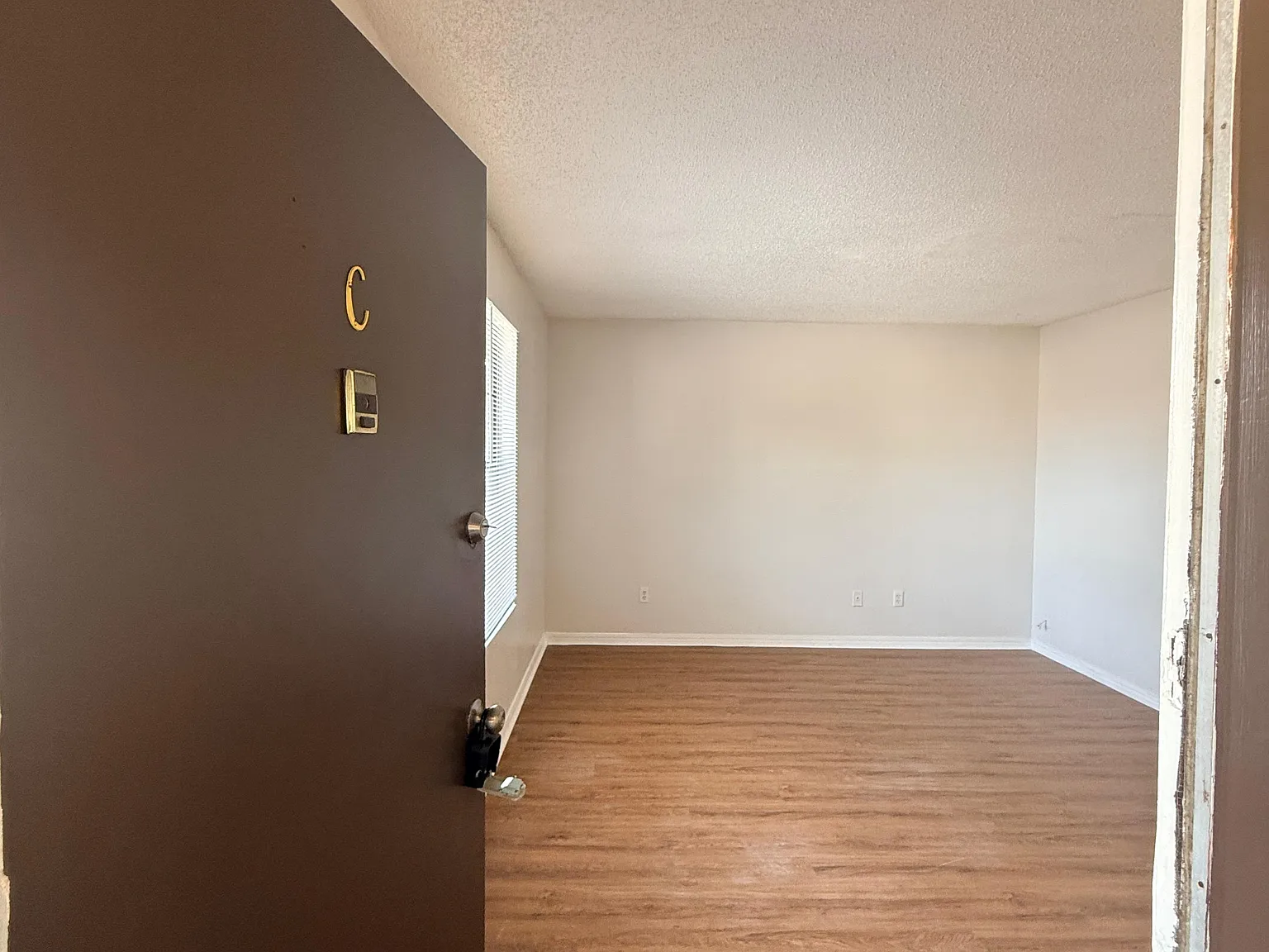 460 Crabapple Court - C — Photo 2