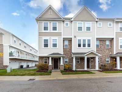3722 E Madison Ave, Lake Orion, MI, 48359