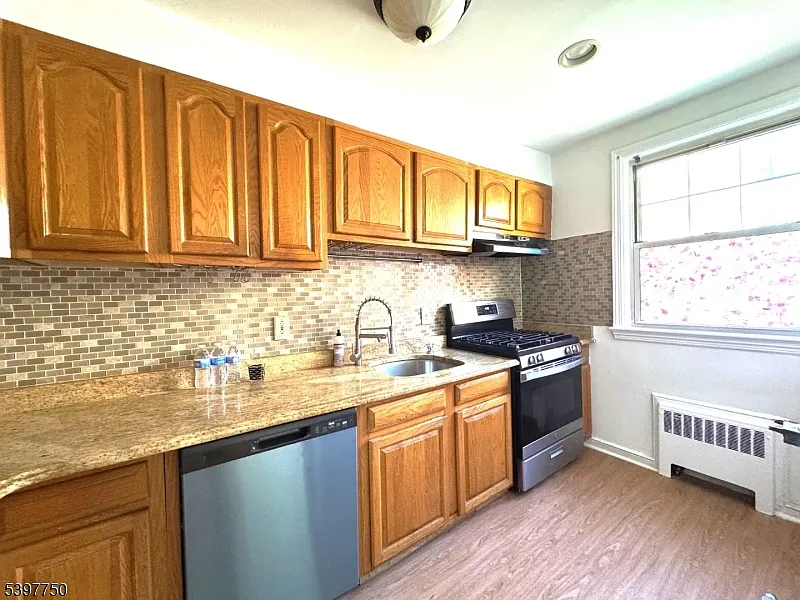 Building Photo - 176 Millburn Ave #22
