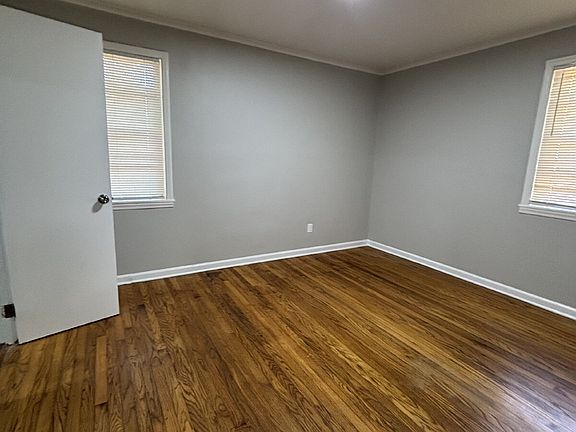 5th image of 5425 Lochinvar Rd