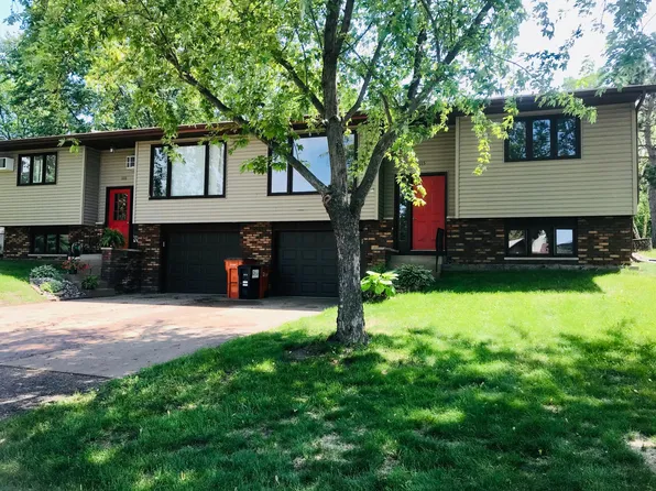 1115 Sunset Ln, Altoona, WI 54720