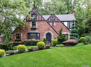 80 Deepdale Dr, Manhasset, NY 11030