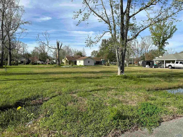 209 Lark Dr, Morgan City, LA 70380
