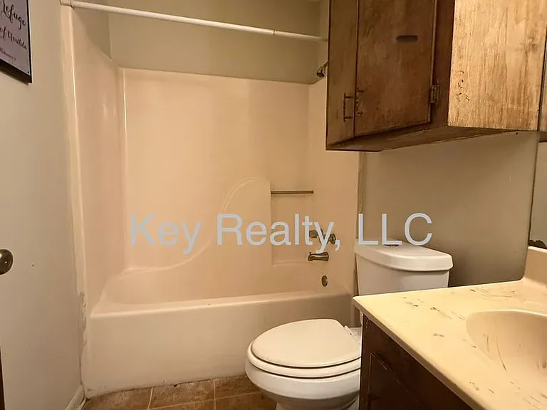 2519 Llewellyn Dr — Photo 5