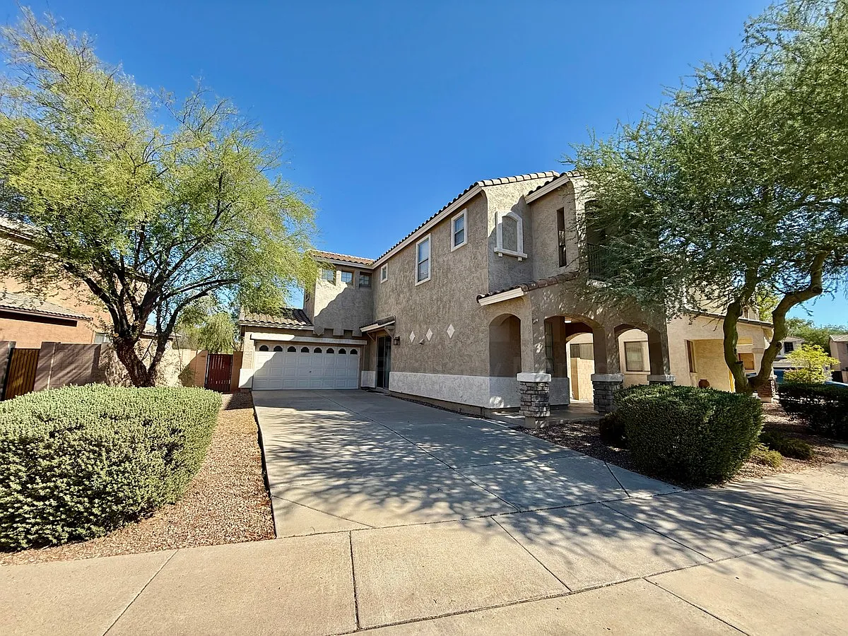 3 bed, 2.5 bath, 1537 sqft, $2,249 — Photo 2