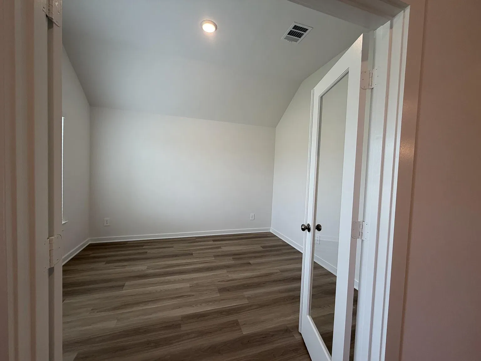 3 bed, 2.0 bath, 1732 sqft, $2,000 — Photo 3