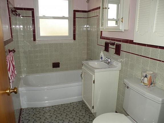 5th image of 3518 Phyllis St