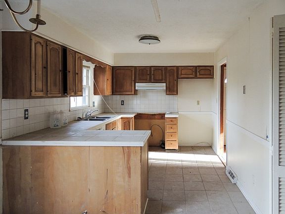 5th image of 7427 Middlebury Pl