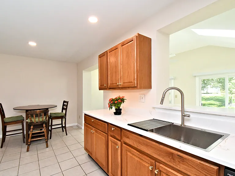 2489 Hillendale Dr — Photo 16