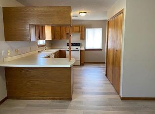 2000 Johnmark Dr, Winfield, KS 67156