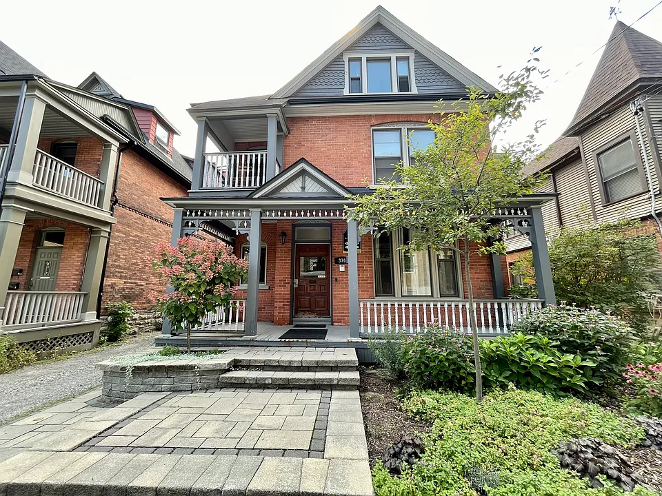 376 Lewis St #1