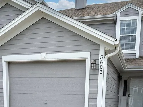 5602 NW Moonlight Meadow Ct, Lees Summit, MO 64064