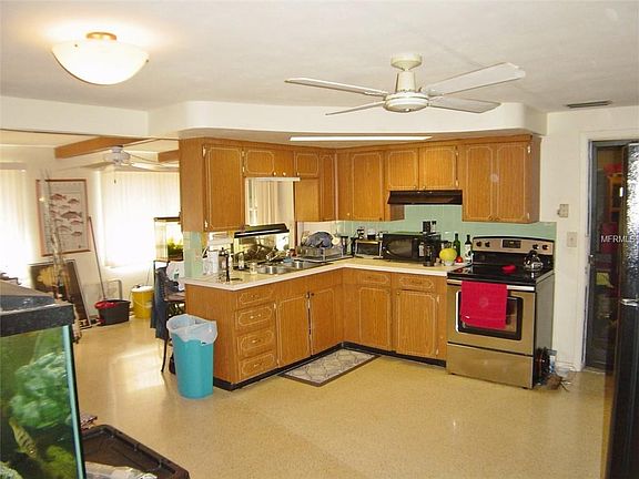 3rd image of 4204 Beacon Square Dr