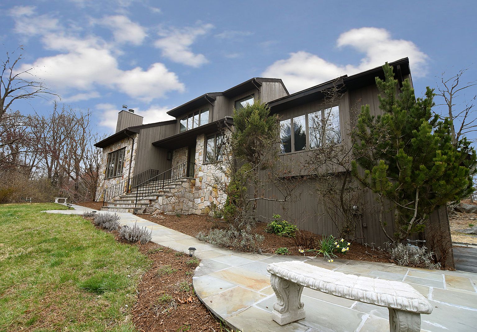 Can-shaped glass – Deadford Manor