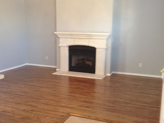 5th image of 266 W Fairlane Dr