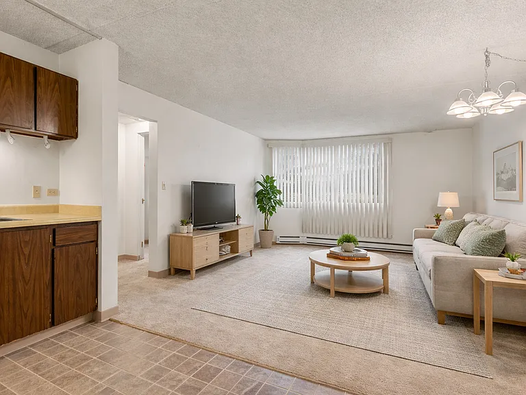 Life Manor Parkside — Photo 19
