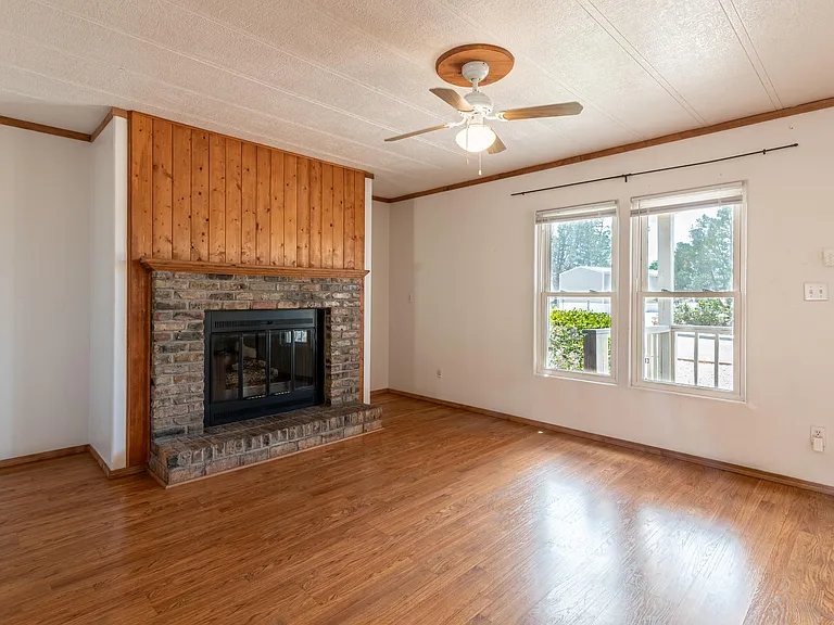 6517 San Francisco Rd NE — Photo 9
