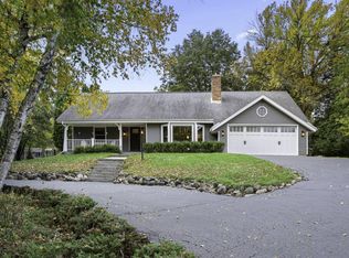 W308N5576 Windrise Cir, Hartland, WI 53029