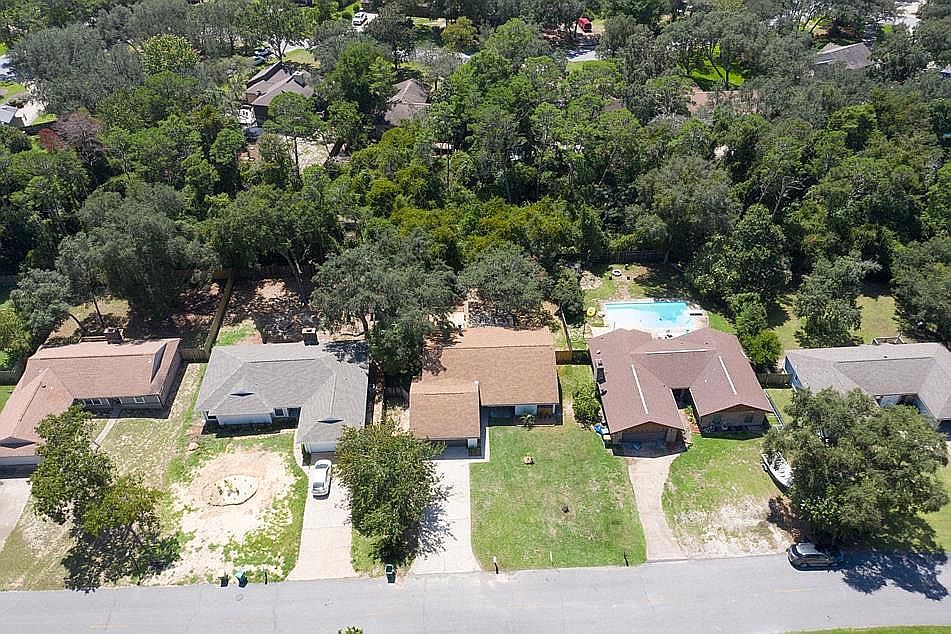 1st image of 639 Caribbean Way