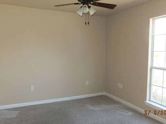 5th image of 301 E McArthur St