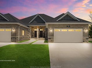 77 Belleview Dr, Kingsville, ON N0R1B0