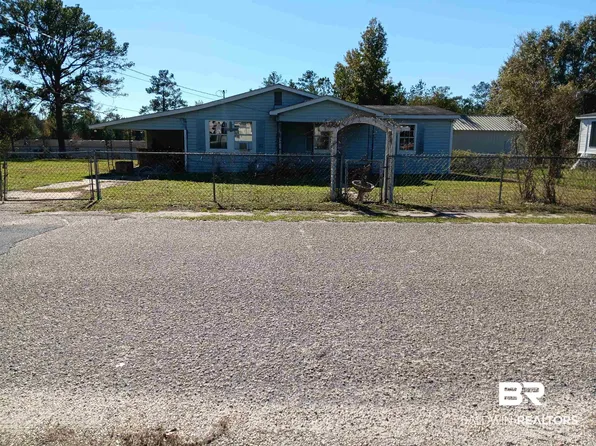 61 Katherine St, Flomaton, AL 36441