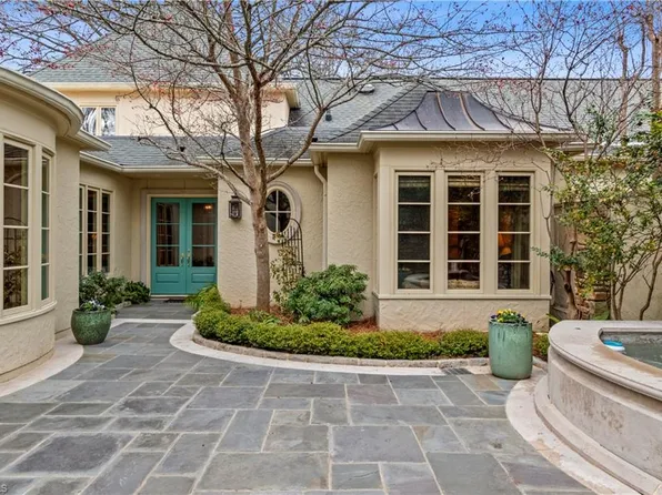 8 Graylyn Place Ct, Winston Salem, NC 27106