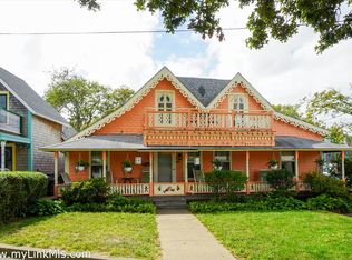 7 Central Ave, Oak Bluffs, MA 02557