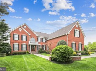 12701 Ox Meadow Dr, Herndon, VA 20171