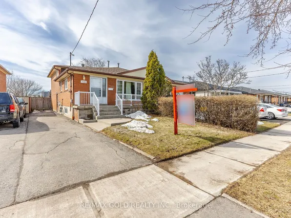 7158 Harwick Dr, Mississauga, ON L4T 3A4